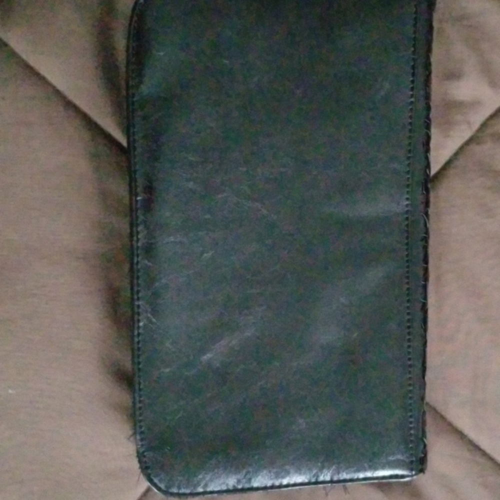 Clutch - Picture 2 of 4